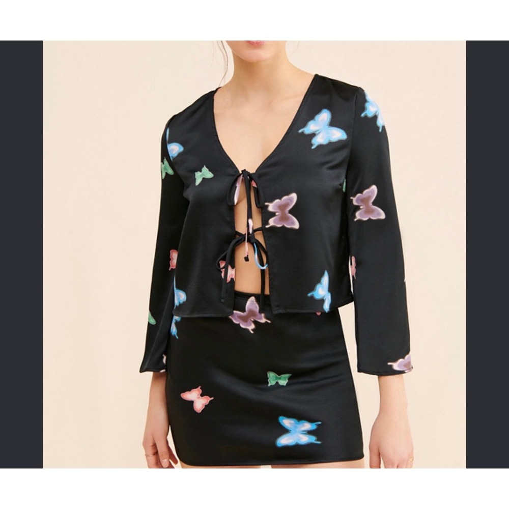 Lisa Says Gah Butterfly tie front top flared sleeve black L y2k rave witchy boho